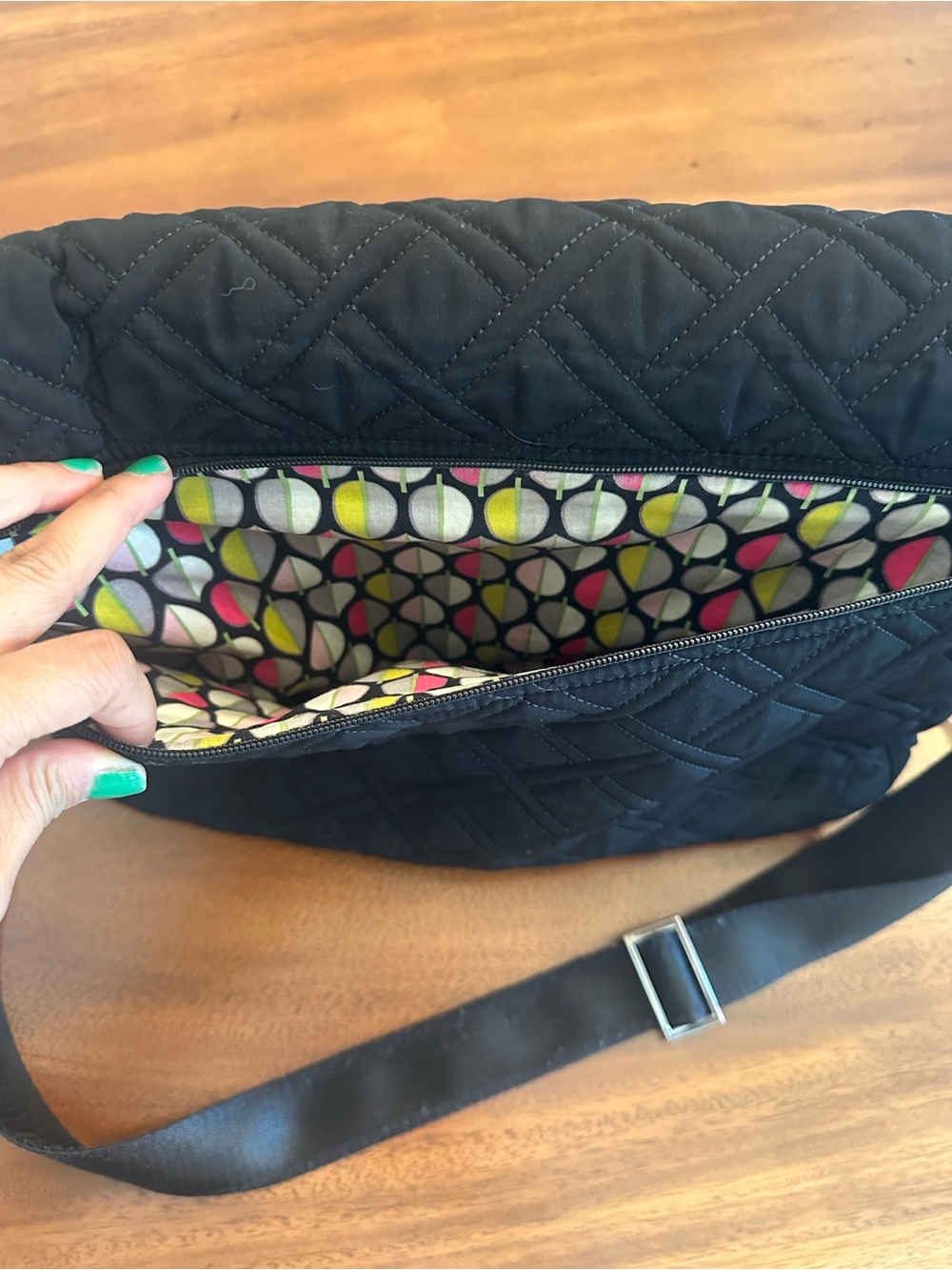 Vera Bradley Quilted Black laptop messenger bag - Picture 5 of 12